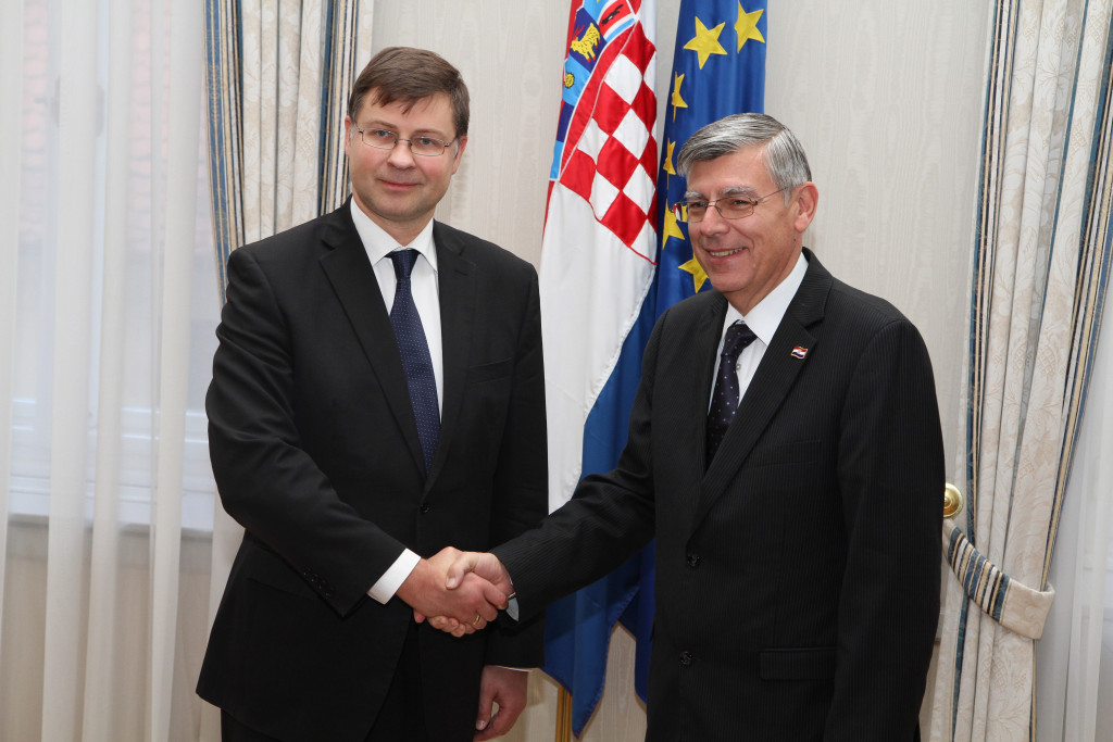 Dombrovskis kae da Hrvatska treba "ambiciozne" reforme